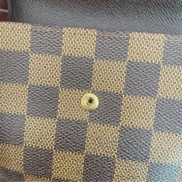 Louis Vuitton Damier E Elise Wallet