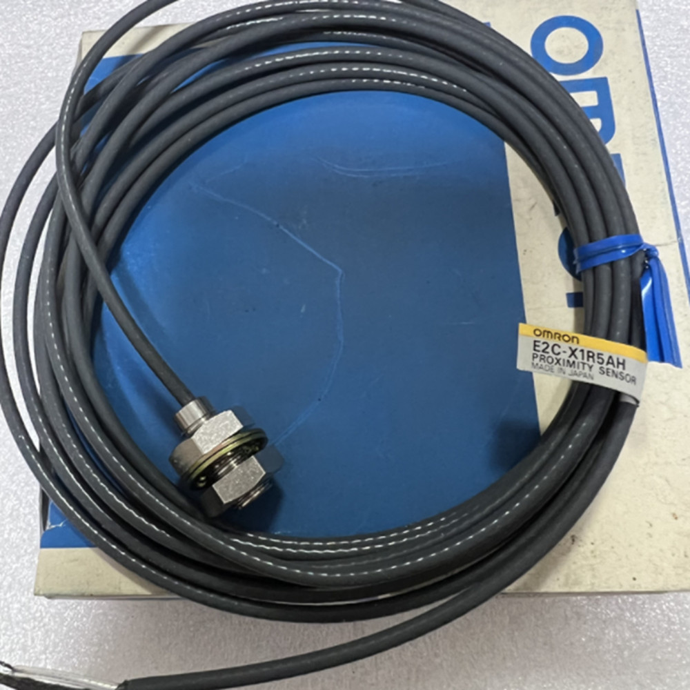 NEW OMRON E2C-X1R5AH Photoelectric Switch