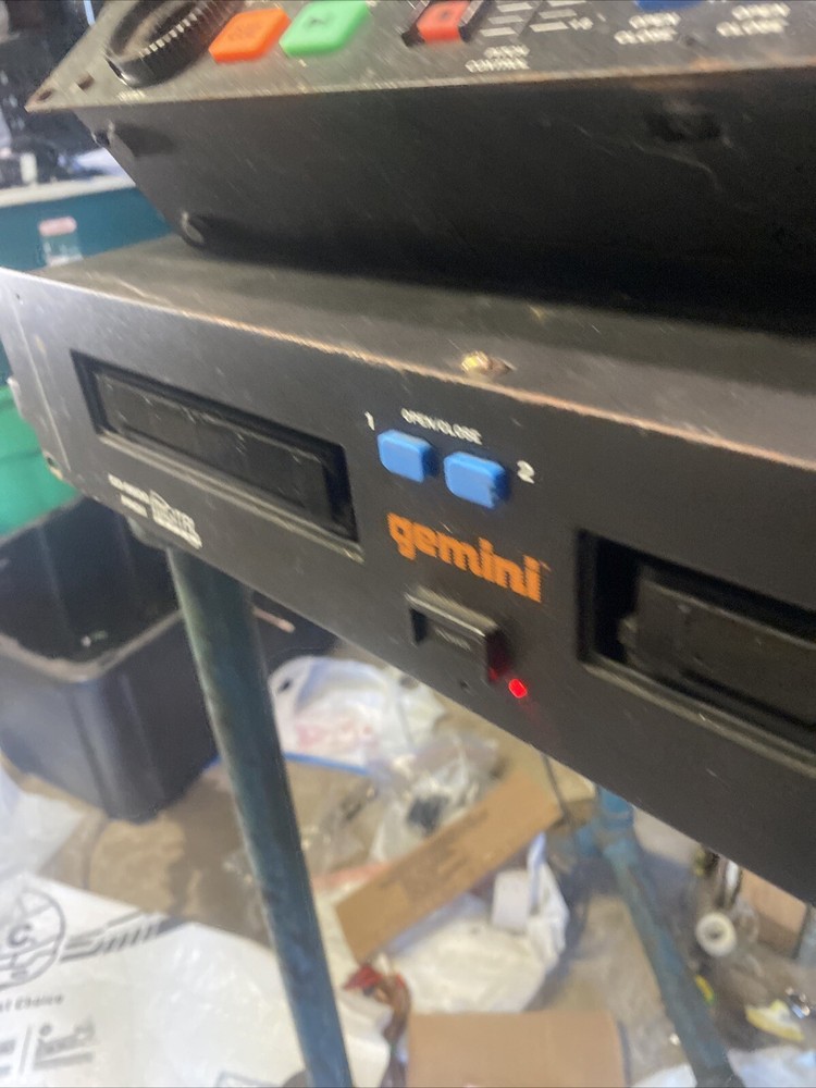 GEMINI Cd-9500 And Gemini Dual Cd PLAYER Comes On