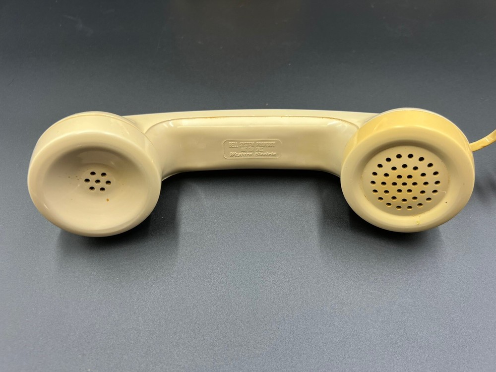 Vintage Beige Bell System 2500D Desk Phone (UNTESTED)