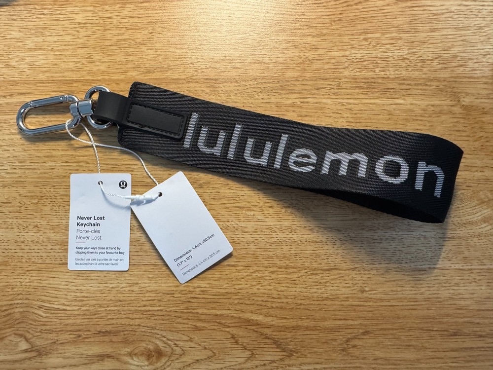 Lululemon Never Lost Keychain Black/Gray