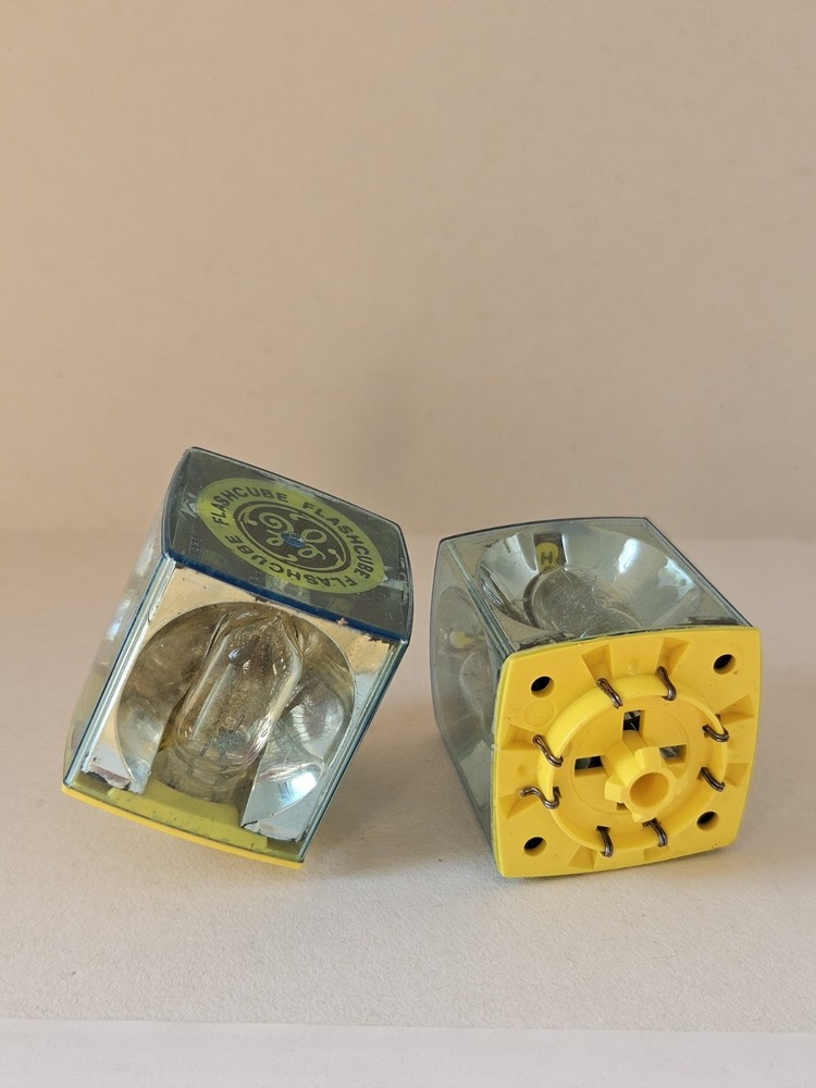 Vintage GE Flashcubes General Electric 2 Cubes 24 Flashes