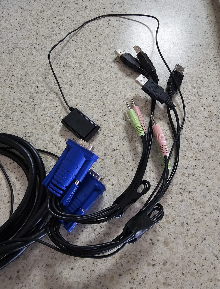 IOGear 2-Ports External USB KVM With Audio Switch (Model GCS72U)