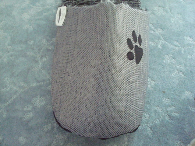 GRAY SLIPPER DOG/CAT BED