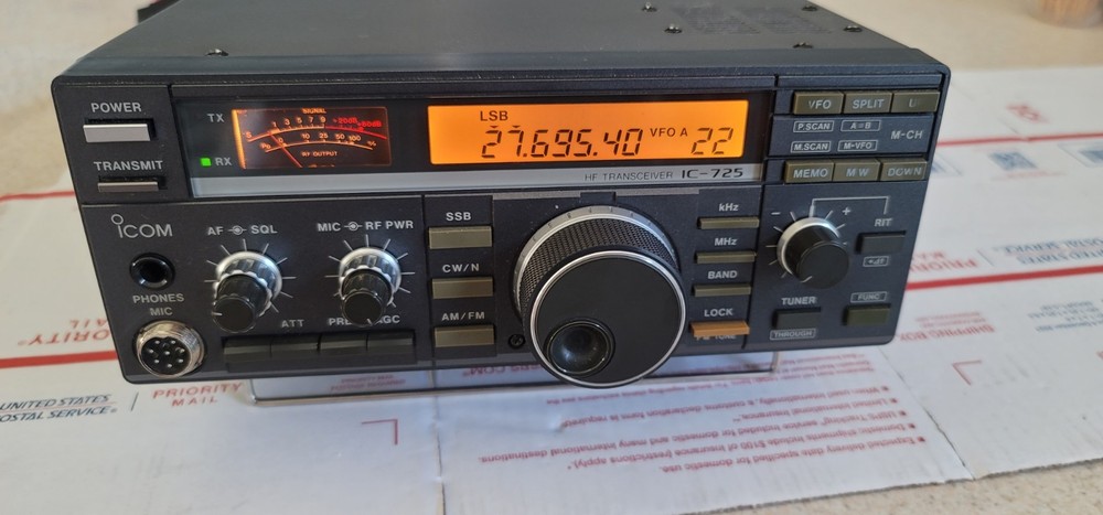 ICOM IC 725 HF TRANSCEIVER W/ AM FM BOARD