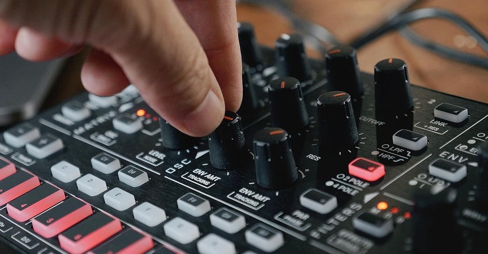 IK Multimedia Uno Synth Pro X FREE SHIPPING