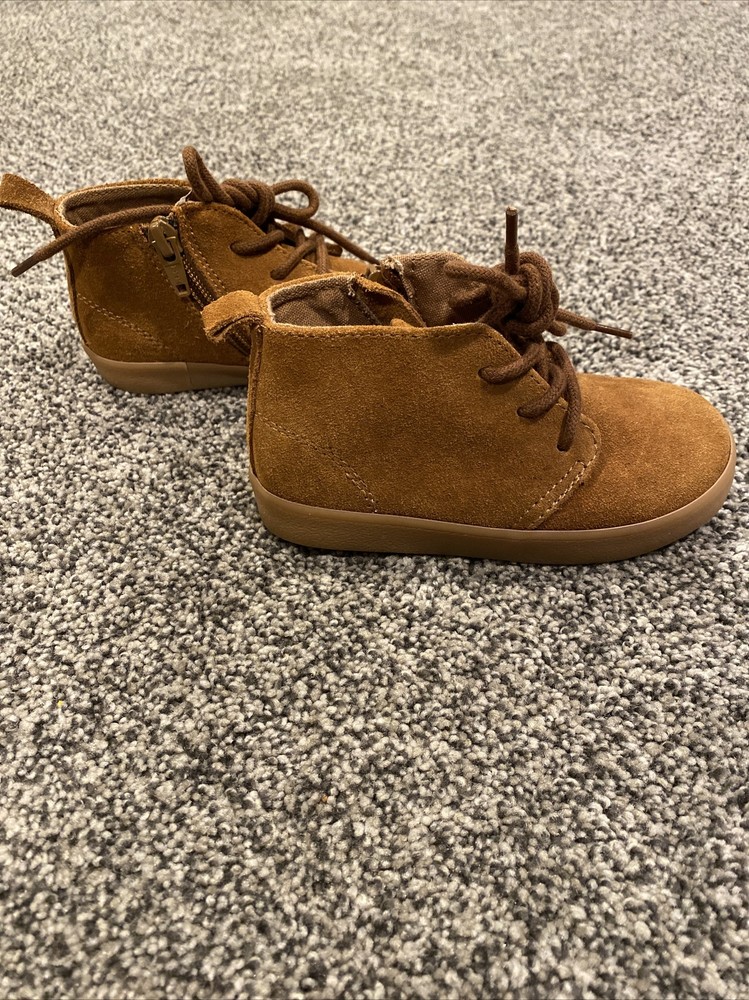 GAP Little Boys Suede Boot Size 8