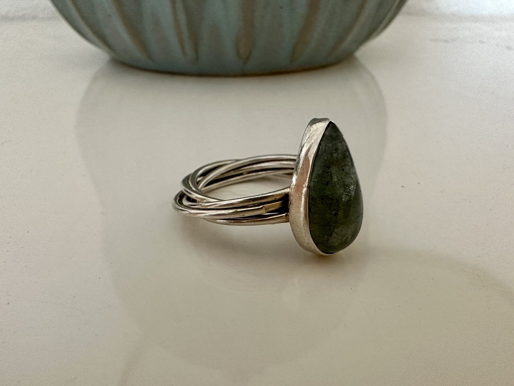 925 Sterling Silver & Stone Ring (Size 7.5)