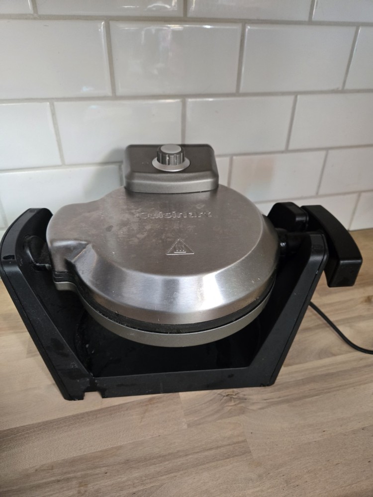 Cuisinart Convertible Belgian Waffle Maker VWM-800PC restaurant style!