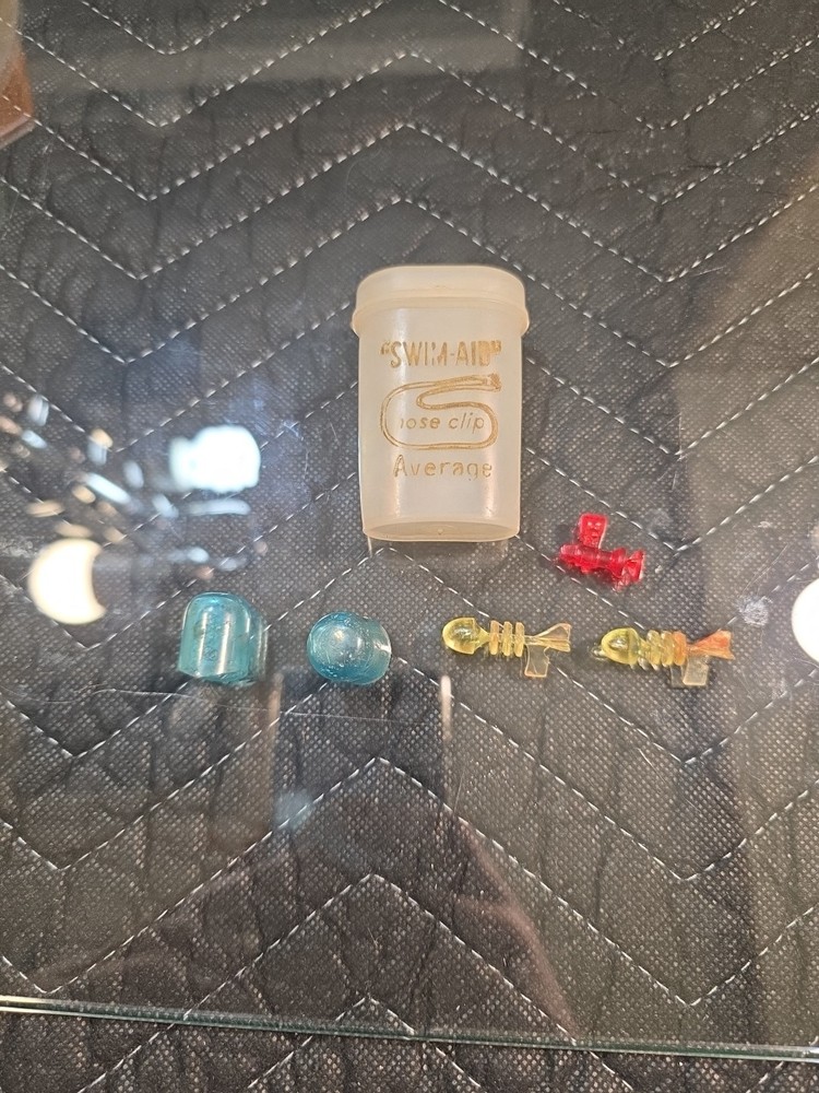 Swim-aid Rose Clip Average Vintage Container