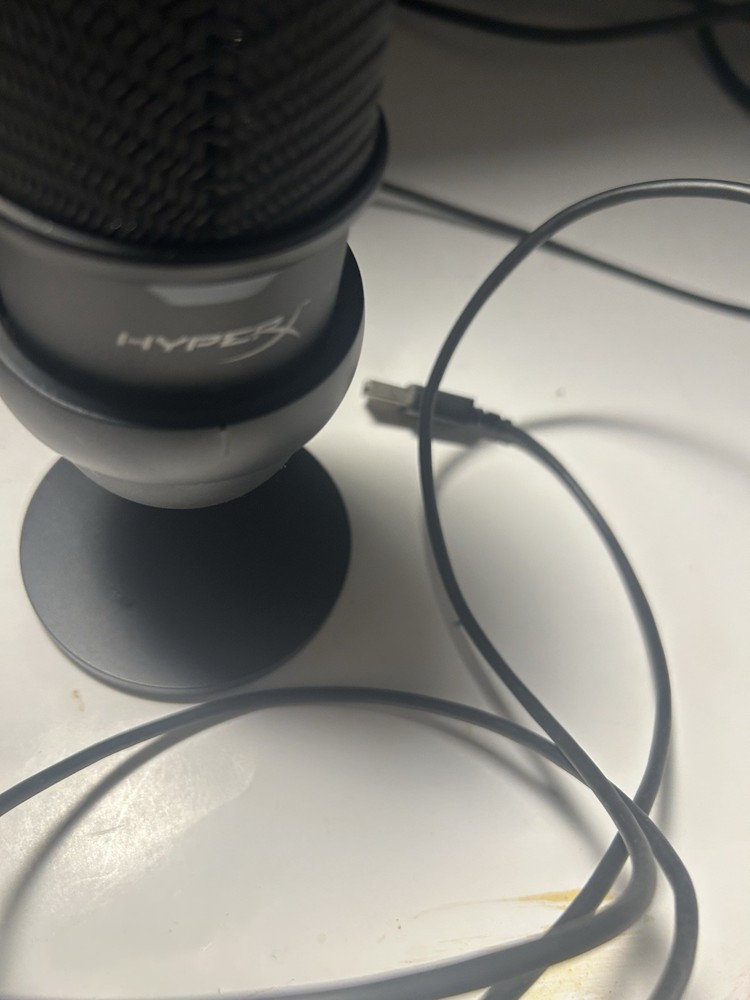 Streaming Bundle Elgato Chat link Capture Card device Hyper x Microphone