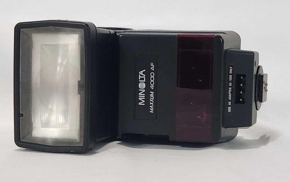 Minolta Maxxum 4000 AF Flash - UNTESTED Missing Battery Cover