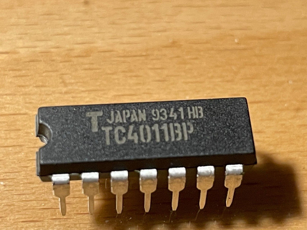 TC4011BP -IC - CMOS Quad 2-Input NAND Gate - DIP-14.