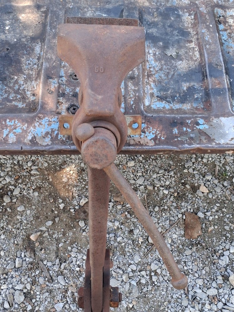 Vintage Antique Blacksmith Post Leg Vise forge anvil tool