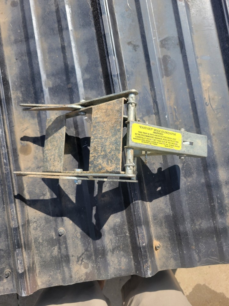 Used Easy Step On Mole Scissor Trap