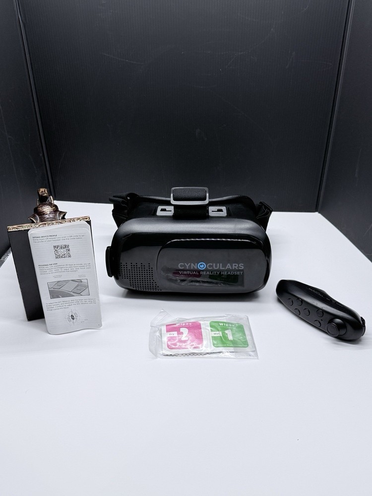 CYNOCULARS VIRTUAL REALITY HEADSET + REMOTE Pre Owned Good See Description