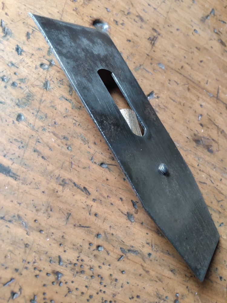 STANLEY 2-3/8" EARLY TRANSITIONAL PLANE CHIP BREAKER. SEE FULL DESCRIPTION.
