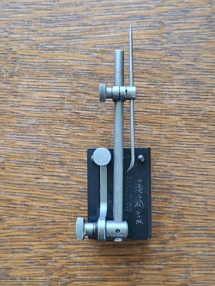 Starrett No. 56A Toolmakers' Universal Surface Gage w/4" Spindle & 3" Scriber