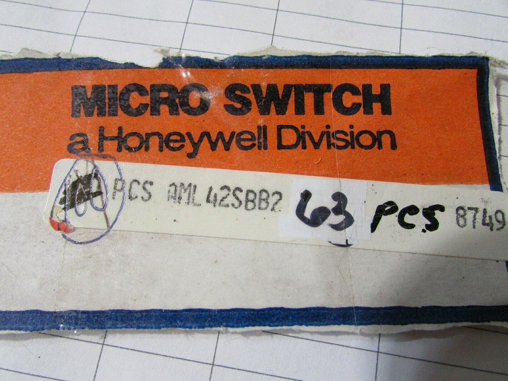 Micro Switch AML 42 Snap-In Rectangular Red Indicator Lights Panel Lamp 2.4 VDC