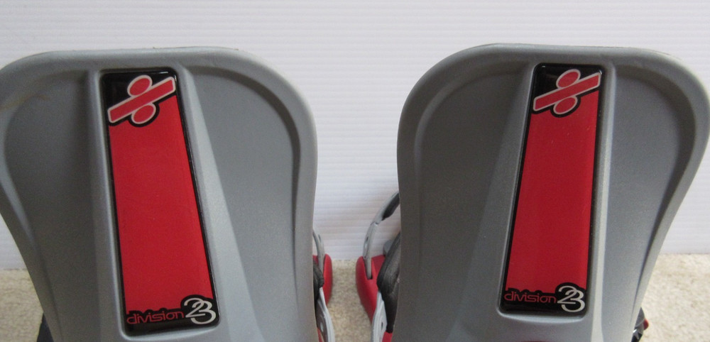Vintage Division 23 Snowboard Bindings Size Medium