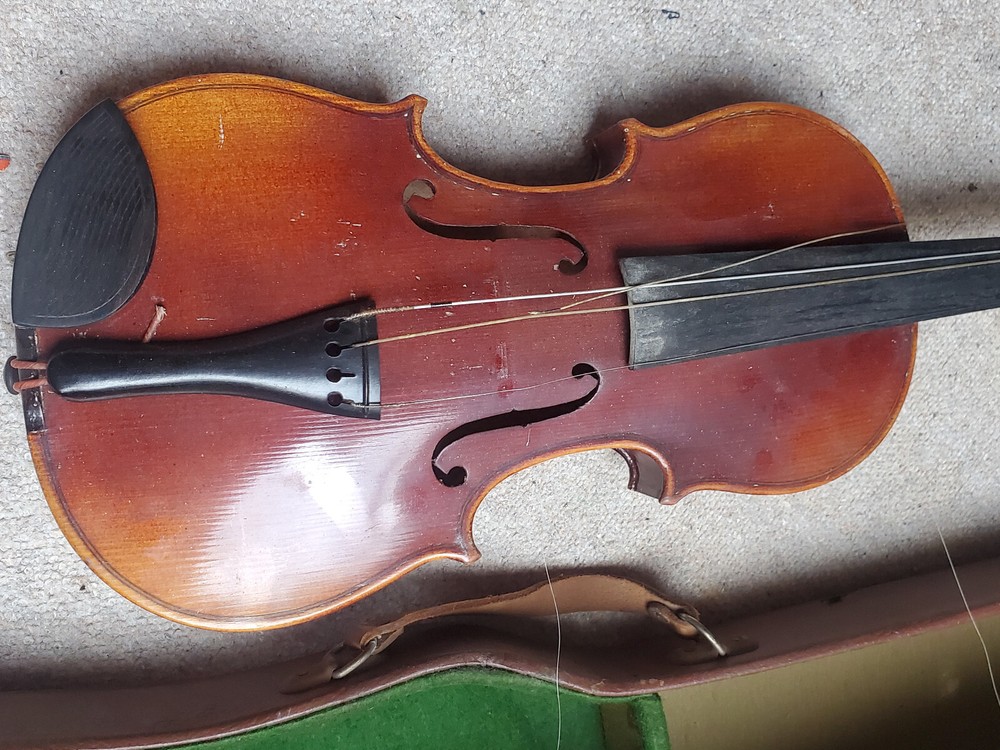 nice old 3/4 Violin violon with a loose neck!