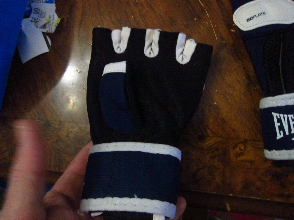 Everlast Boxing Evercool Mantis Punch Mitts PLUS Iso Plate Hand Wraps EXCELLENT