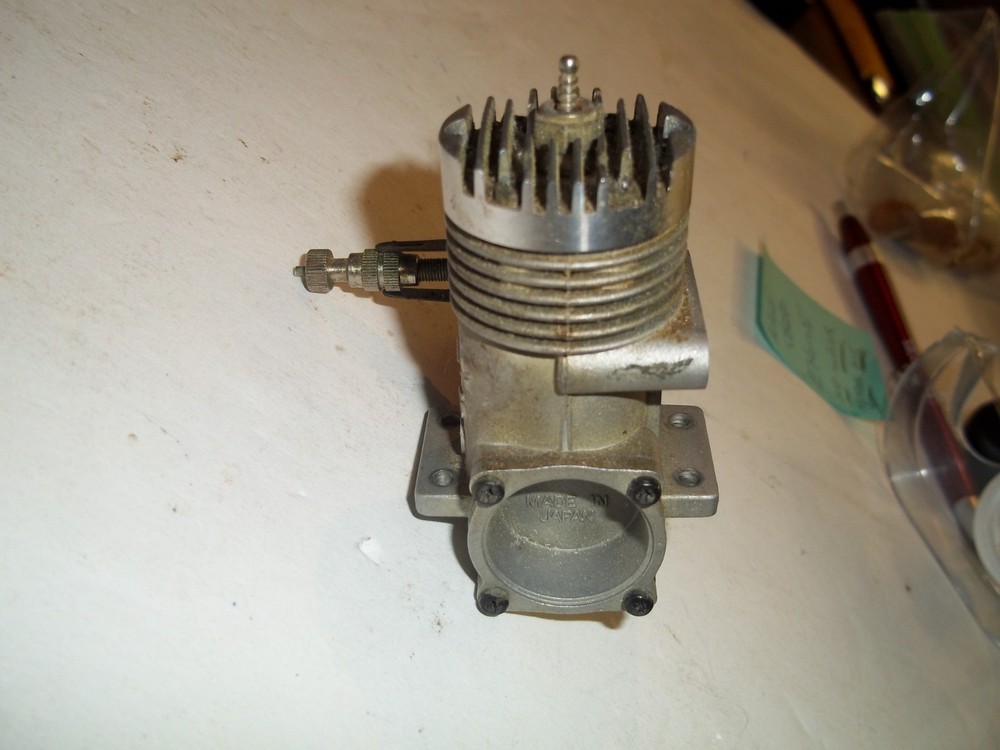 OS 25 MAX VINTAGE REMOTE CONTROL MODEL AIRPLANE ENGINE GREAT CONDITION