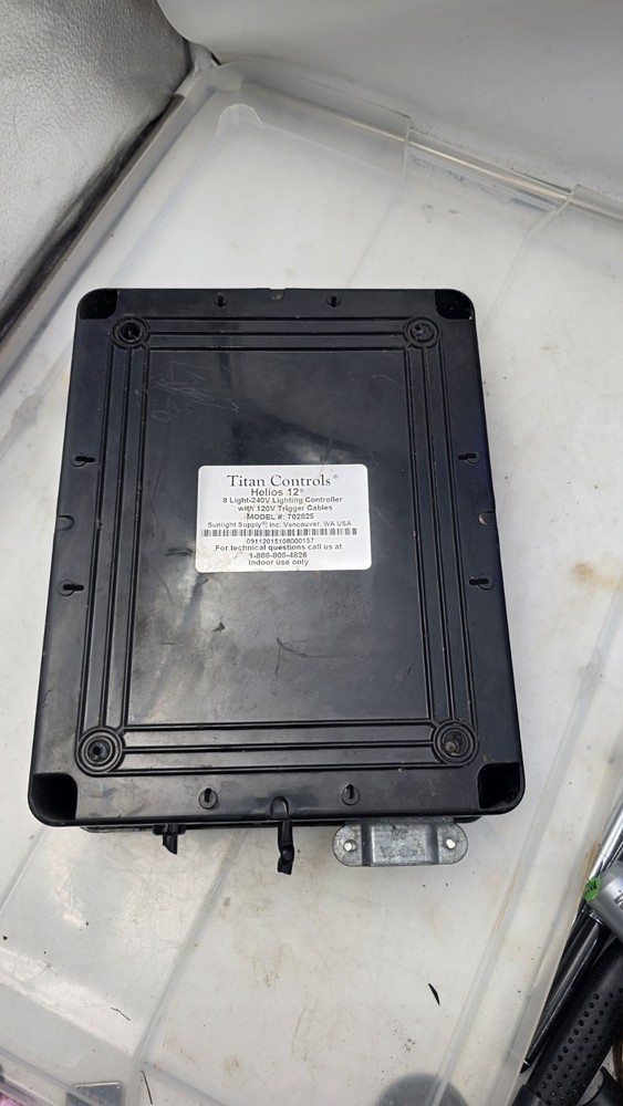 Titan Controls® Helios 8 Light-240V Lighting Controller with 120V Trigger Cables