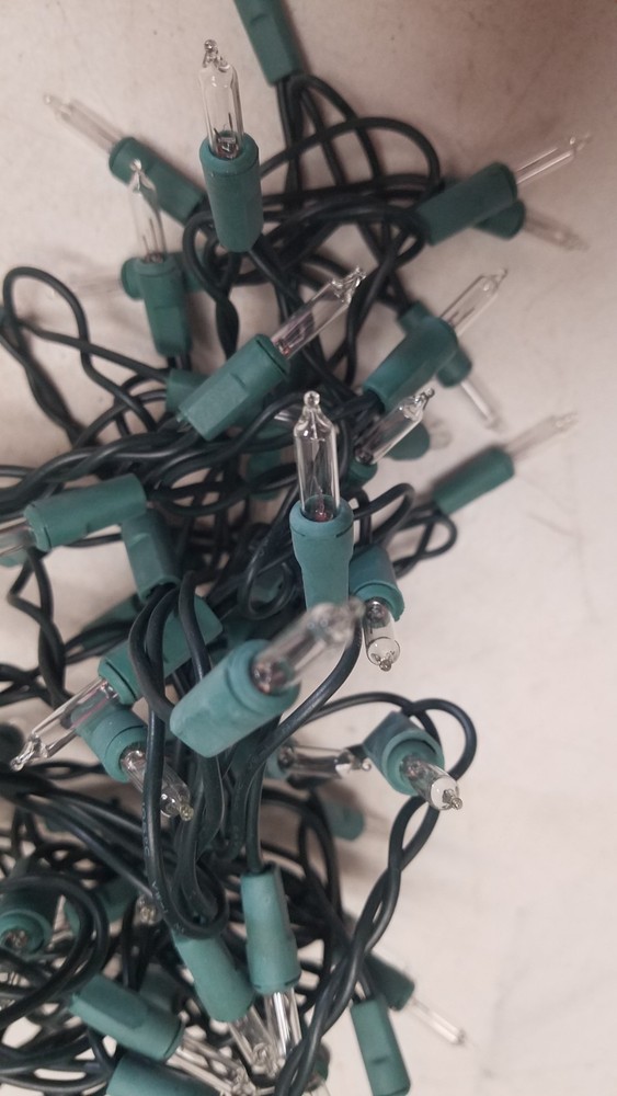 11' Clear Christmas Light String (C)