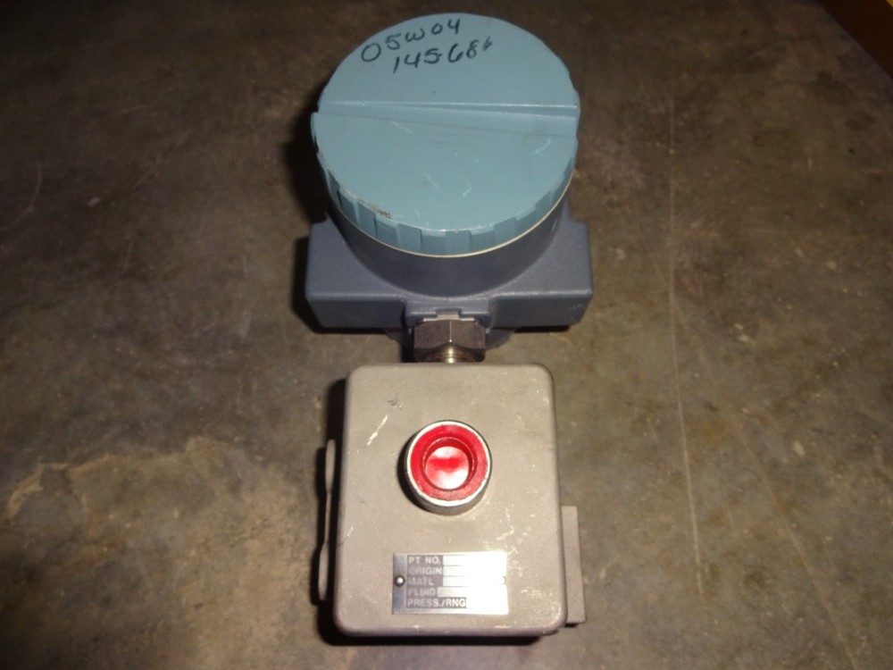 FOXBORO 821GH-HSSM2-M ELECTRONIC TRANSMITTER WITH D0135NQ