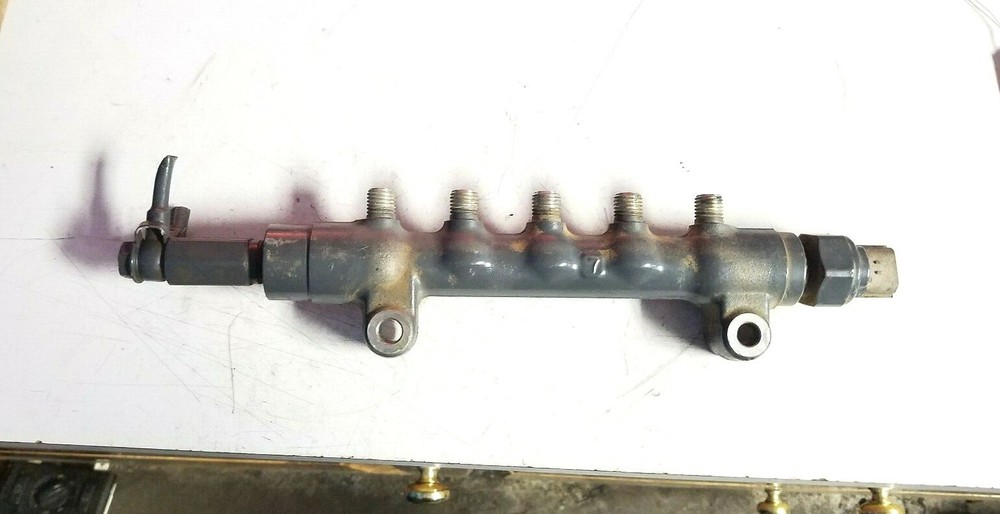 2015 KUBOTA V3700 FUEL RAIL 7