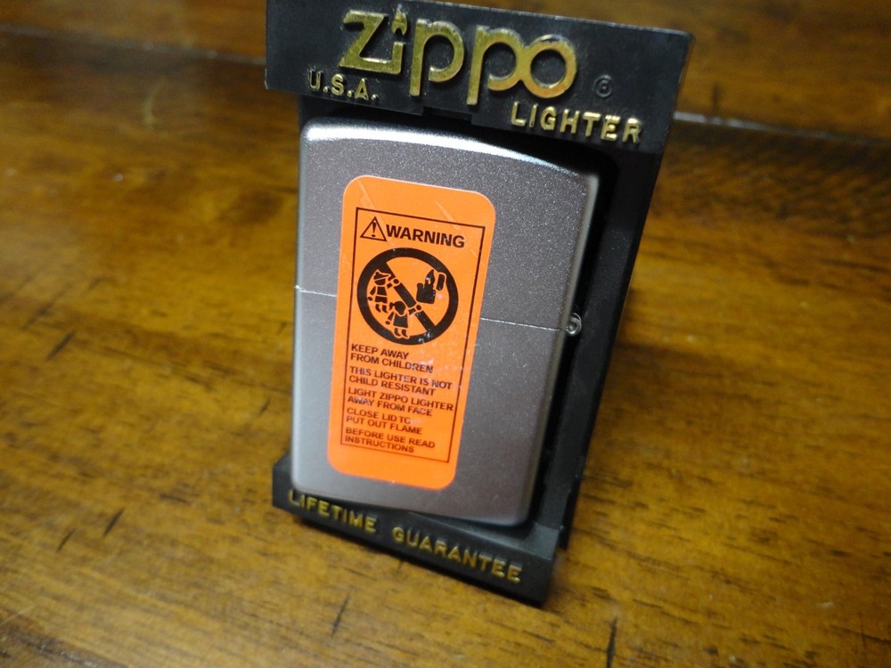 ZIPPO TRICKS ZIPPO LIGHTER MINT IN BOX 2003