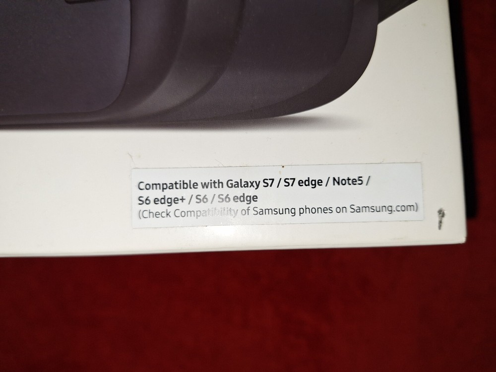 Samsung Gear VR Powered by Oculus - New WITH BOX
