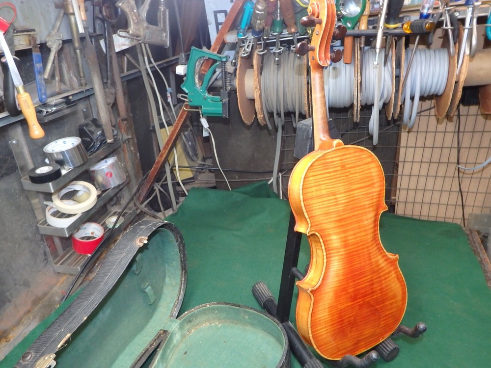 Vintage Wojcik 4/4 Violin case and bow Nice