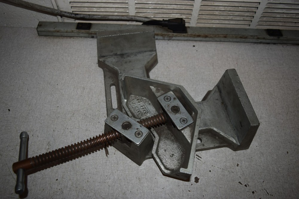 HFL 30.3356 Welding Vise