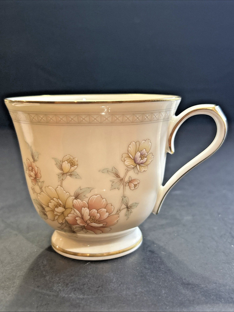 Noritake CERVANTES 5 Pc Place Setting Ivory China 7261 EUC