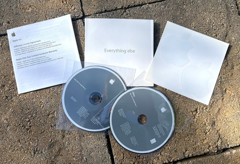 Mac OS X Install Discs Set of 2 -2008 Version 10.5.2 Preowned