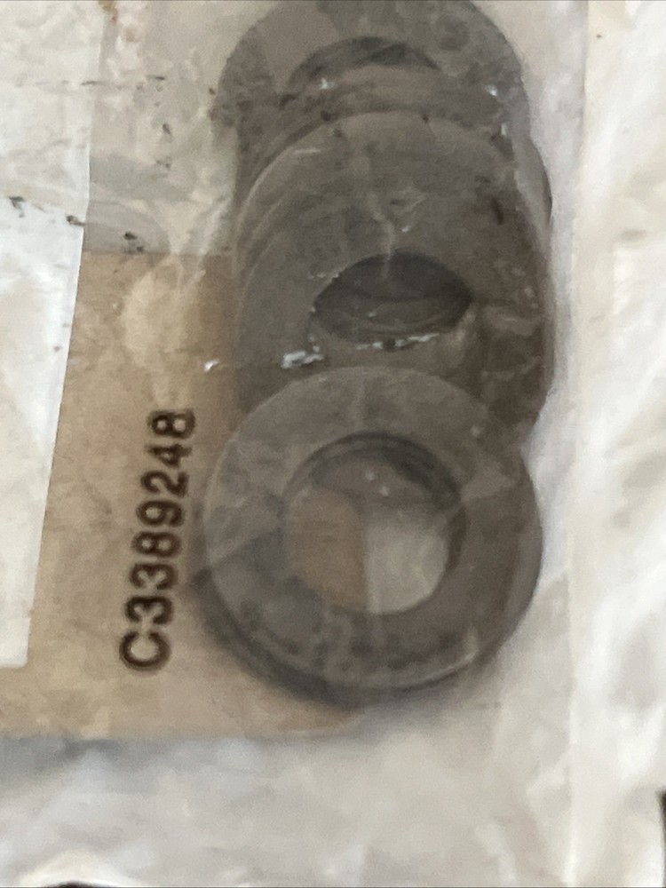 Package Of 32 NOS CUMMINS WASHERS, PLAIN 3908316