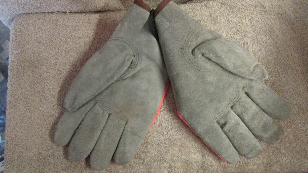 The Fairfield Line Zero Hunting Gloves - Medium - Lined Split Cowhide (B 25)