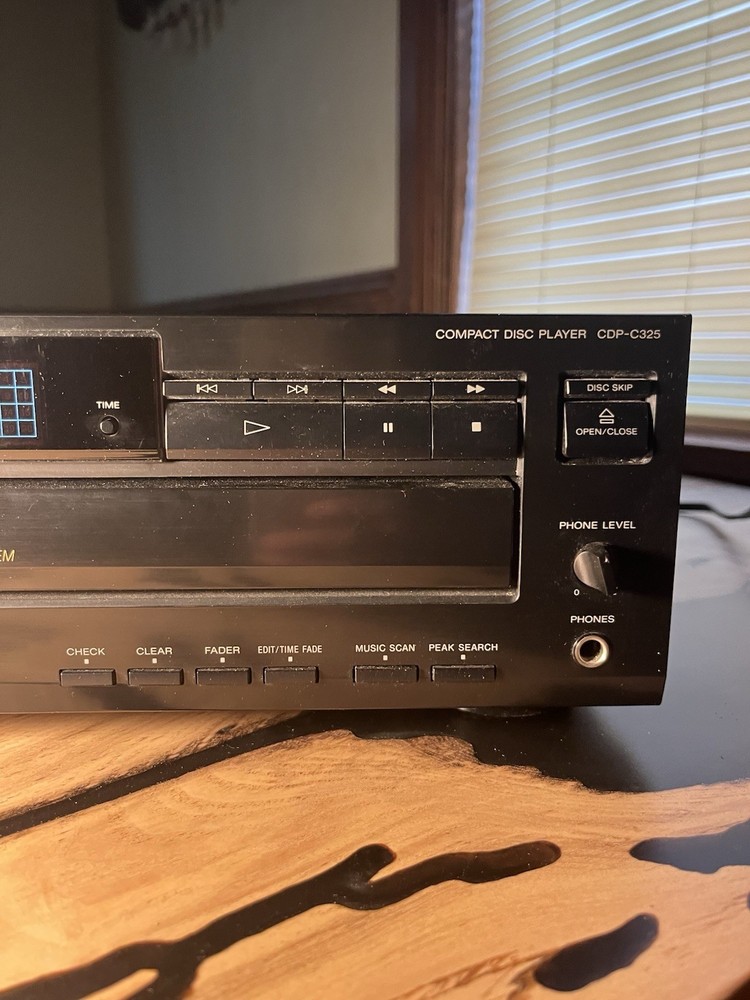 Sony CDP-C325 Compact Disc Player Black (See Description)