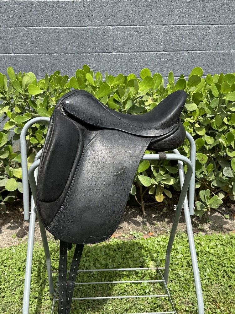 Mike Corcoran Master Dressage Saddle, 17.5” W