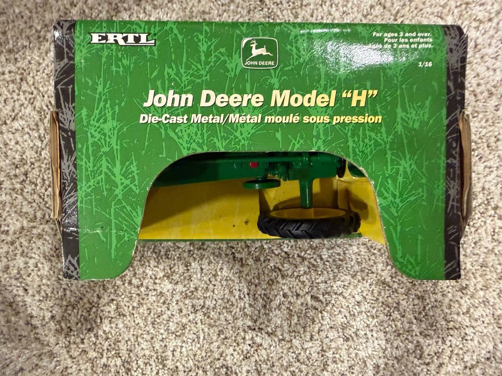 1/16 John Deere Model H Tractor With Narrow Front