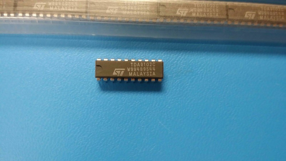 (2 PCS) TDA9102C ST MICRO HORIZ/VERT DEFLECTION IC, PDIP20