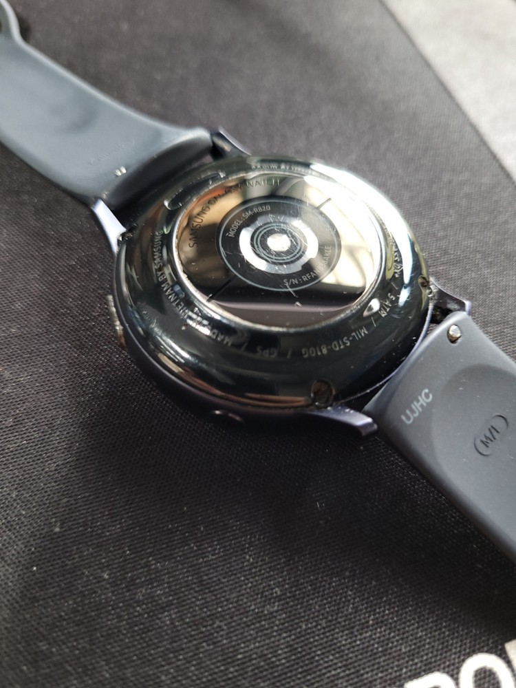 Samsung Galaxy Watch Active 2 - (FRONT SCREEN SCRATCH) Read Description