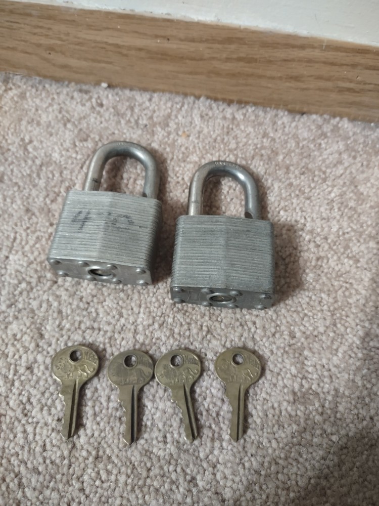 2 Master Lock No.5 Padlocks Laminated Steel With 4 Keys