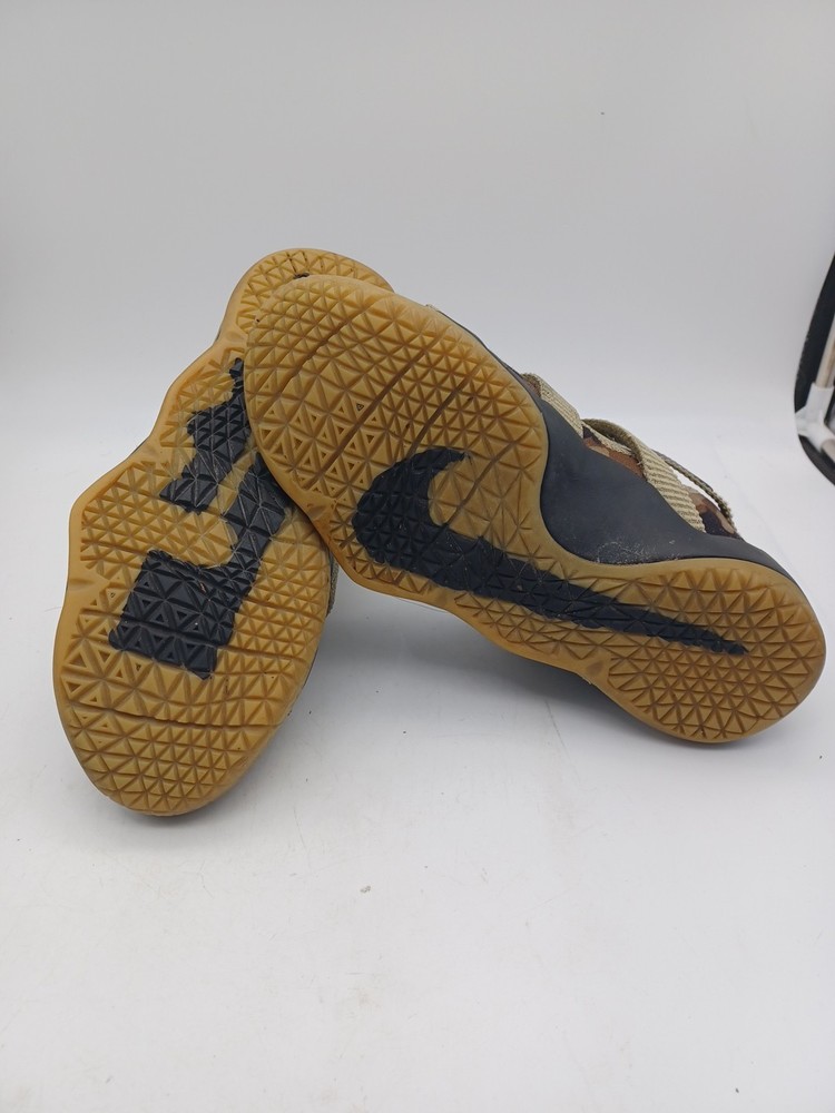 Nike Zoom Size 7Y