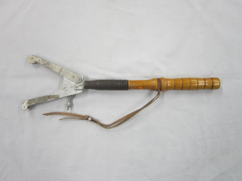 Vintage Western Hand Trap