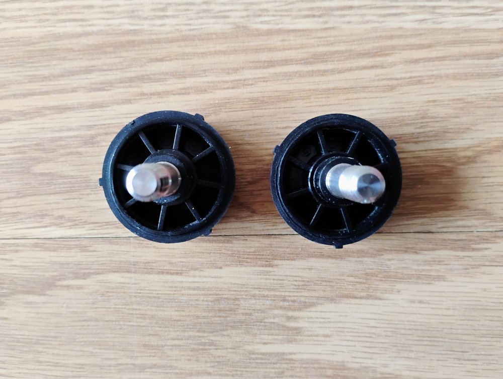 RAYTHEON RAYMARINE APELCO MOUNTING BRACKET KNOBS PAIR