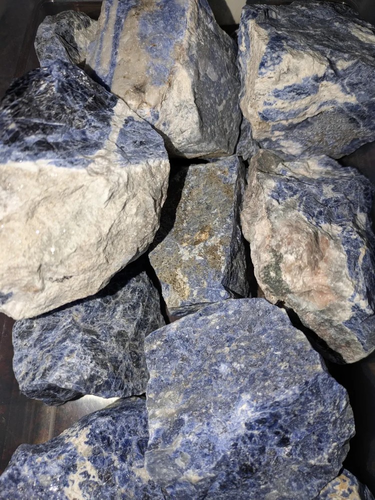Fluorescent Sodalite