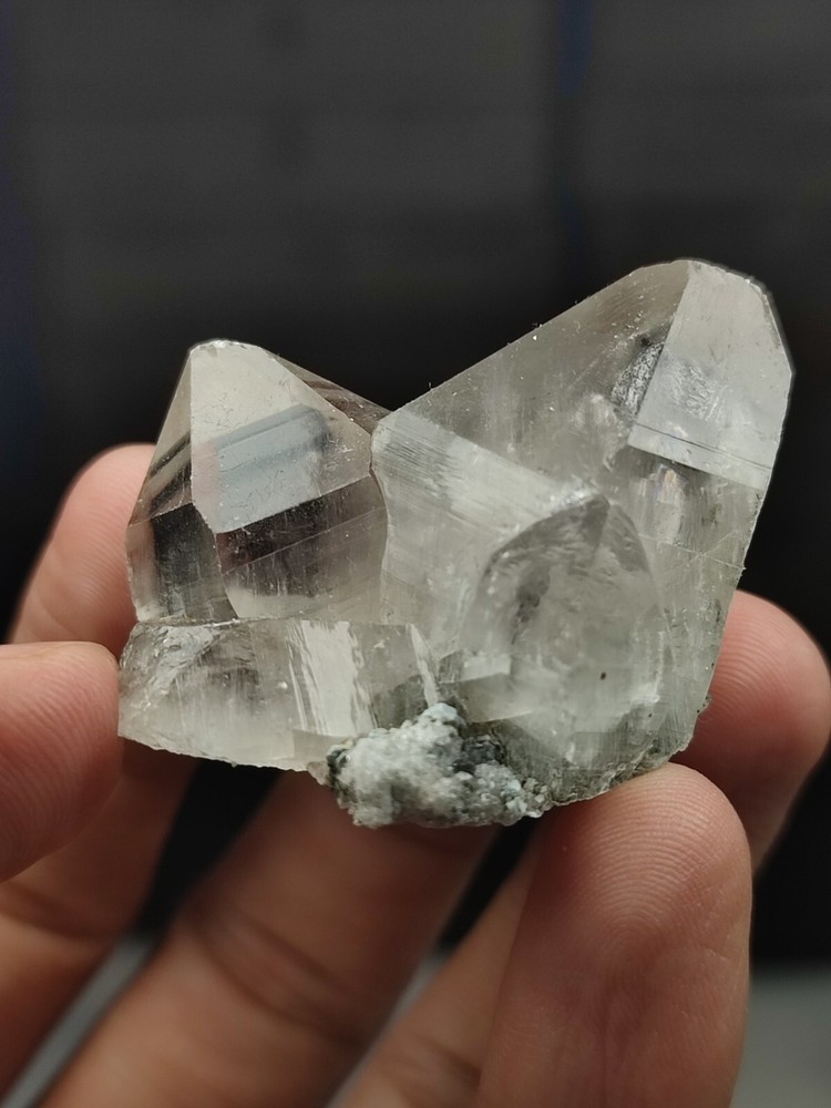 Lemurian Quartz Transparent Crystal With Unique Growth & Nice Terminations-Pak.